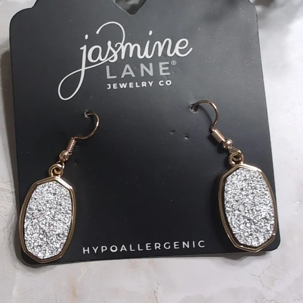 Jasmine Lane chic jasmine